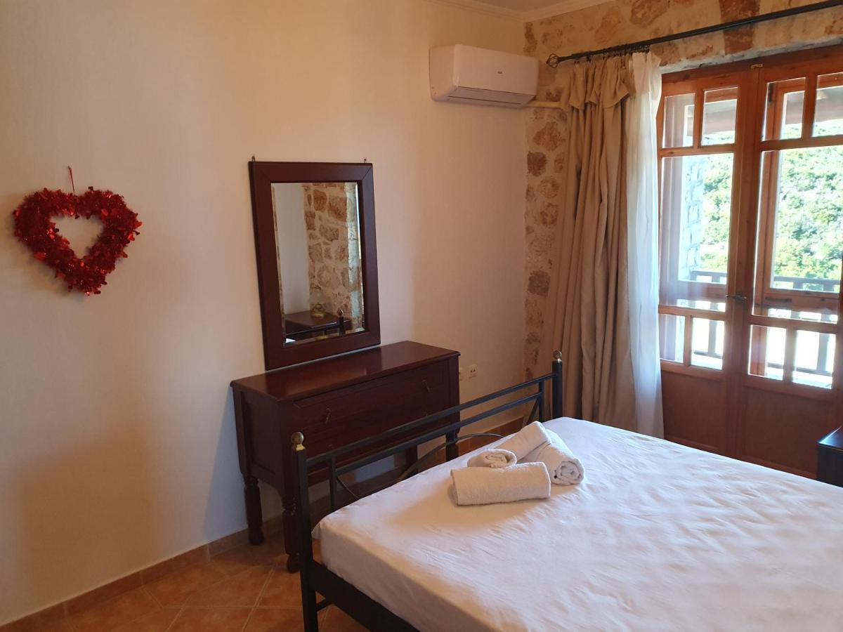 Nireas : Stone Villa Orthoniai Ngoại thất bức ảnh