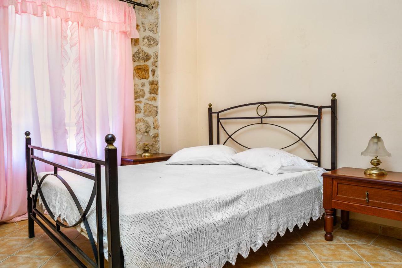 Nireas : Stone Villa Orthoniai Ngoại thất bức ảnh
