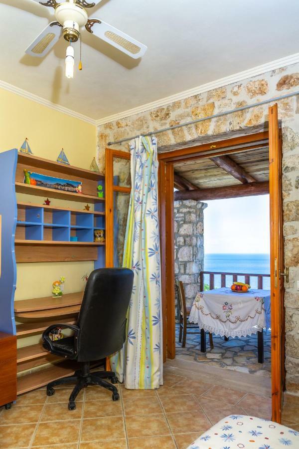 Nireas : Stone Villa Orthoniai Ngoại thất bức ảnh